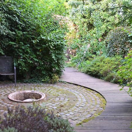 Gaestezimmer Mit Garten In Fischeln Krefeld Luaran gambar