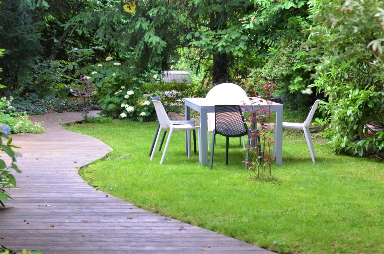 Gaestezimmer Mit Garten In Fischeln Krefeld Luaran gambar