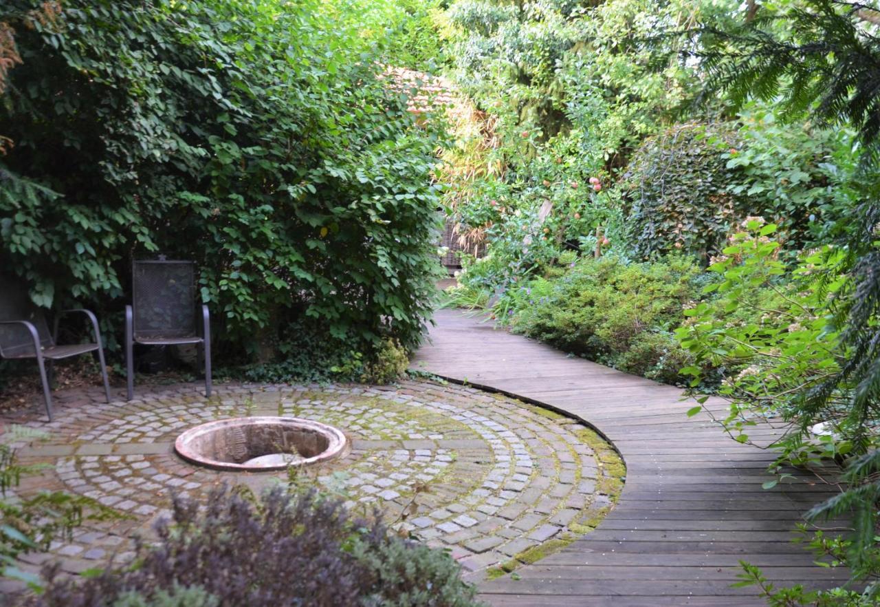Gaestezimmer Mit Garten In Fischeln Krefeld Luaran gambar